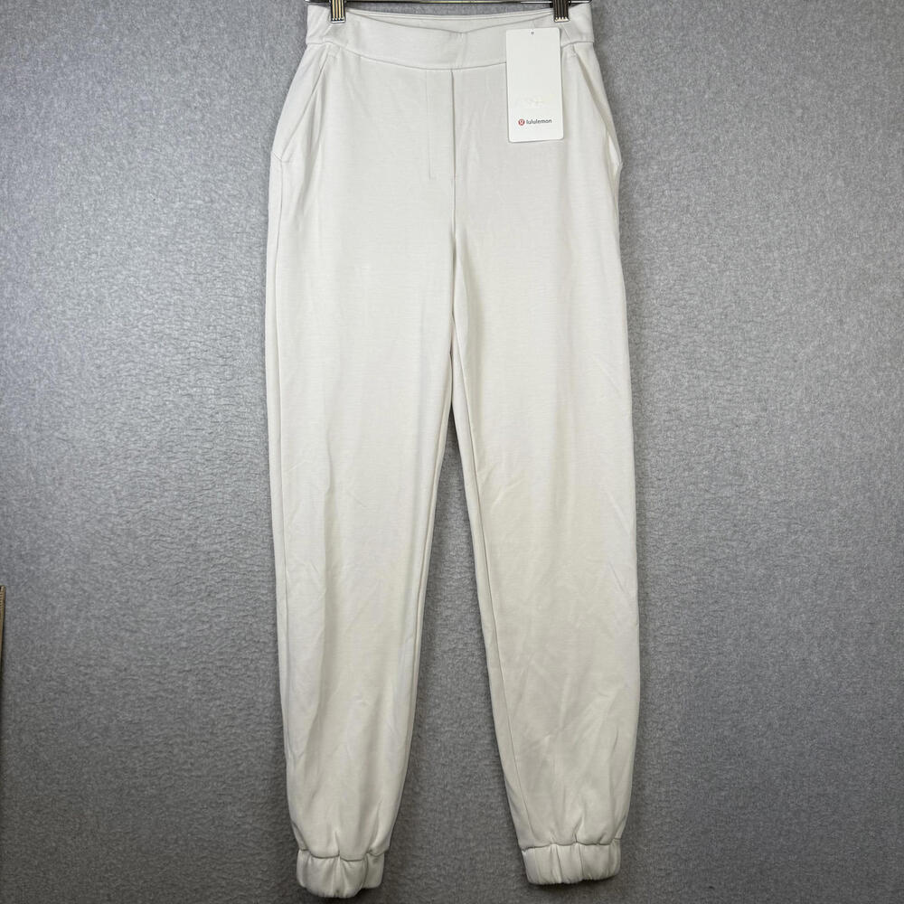 Brand New Lululemon Women's Size 4 Bone Softstreme Relaxed HR Pants Jogger - Picture 1 of 11